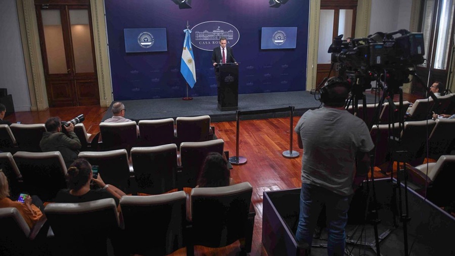 Conferencia de prensa: Adorni dijo que el paro "complica y es una pérdida de dinero para muchísimos argentinos"