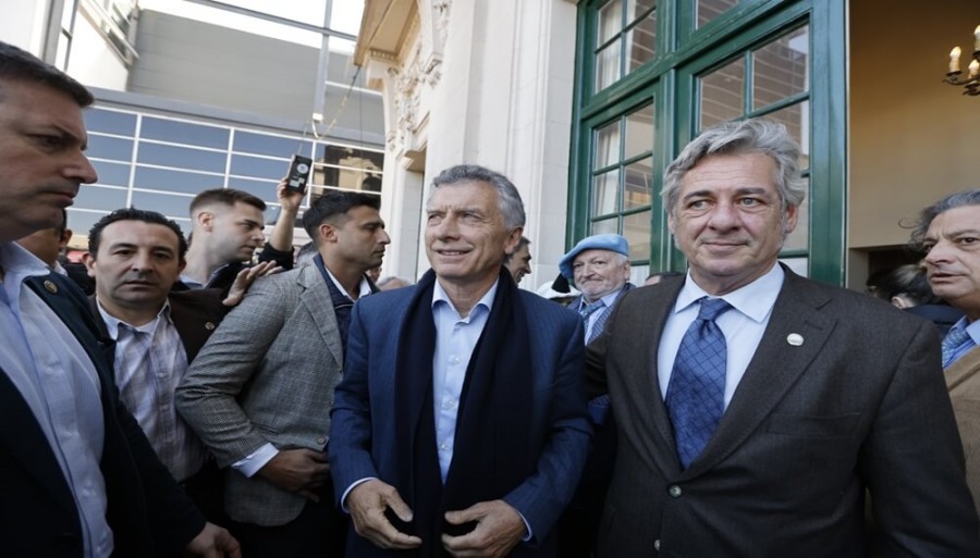 El ex Presidente Mauricio Macri visitó la expo ganadera de La Rural y, en un breve contacto con la prensa, expresó su apoyo al campo
