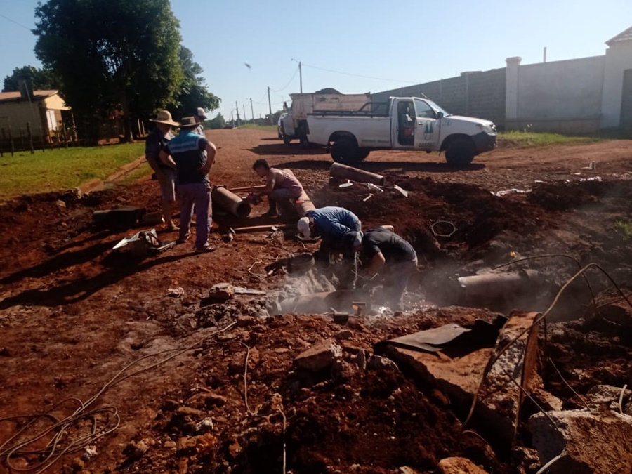 Apóstoles: Se están realizando los trabajos de reparación definitiva en el acuoducto del agua potable