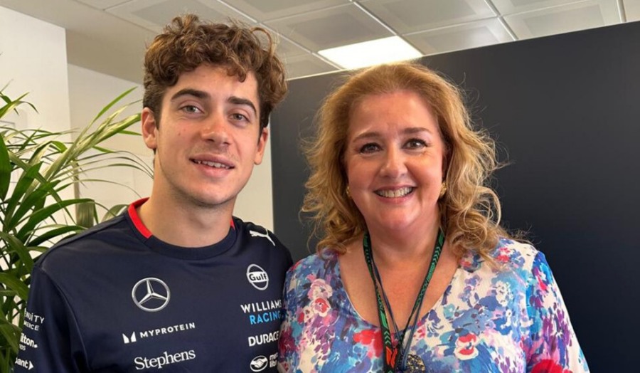 Colapinto en Azerbaiján con la Embajadora de Argentina y el mate son furor en la Fórmula 1