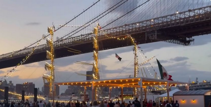 Dos muertos y decenas de heridos tras choque de velero de la Marina de México contra el puente de Brooklyn, según autoridades