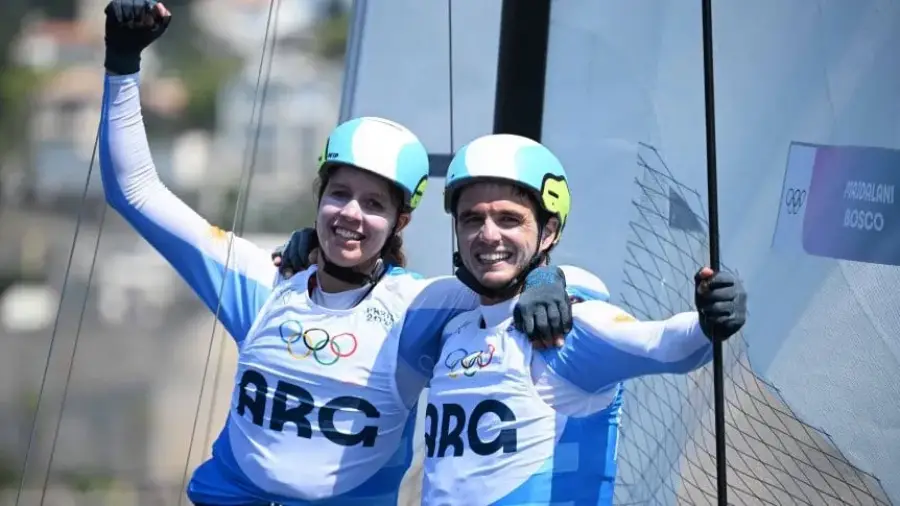 La pareja argentina Majdalani y Bosco ganaron la medalla plateada en vela en los Juegos Olímpicos 2024