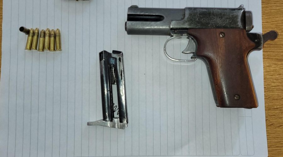 Un adolescente de 15 años fue sorprendido con un arma de fuego en una institución educativa del Municipio misionero de Garupá