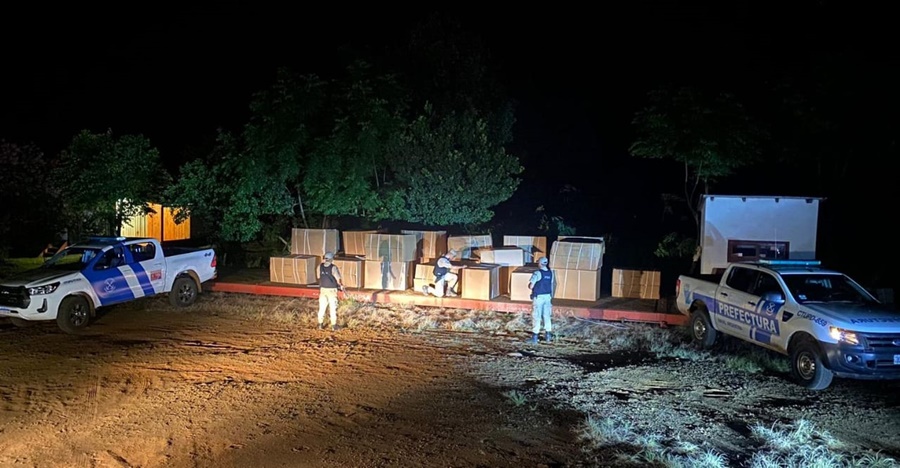 Prefectura Naval Argentina Naval Argentina incautó un cargamento millonario de tabaco en Misiones