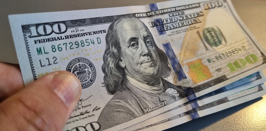 Dólar blue baja 15 pesos este miércoles, perfora el piso de los 1.000 pesos y se vende a 995 pesos, el nivel más bajo desde el 26 de Diciembre pasado