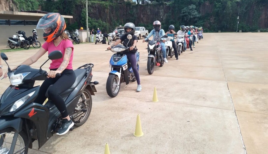 Capacitan en conducción segura a motociclistas de la ciudad de Posadas, cómo inscribirse