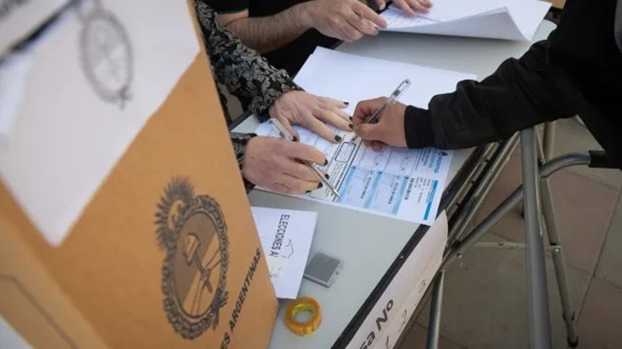 Además, Legislativas en Corrientes: Súper domingo electoral, Tucumán y San Luis renuevan Gobernador y Mendoza va por las PASO