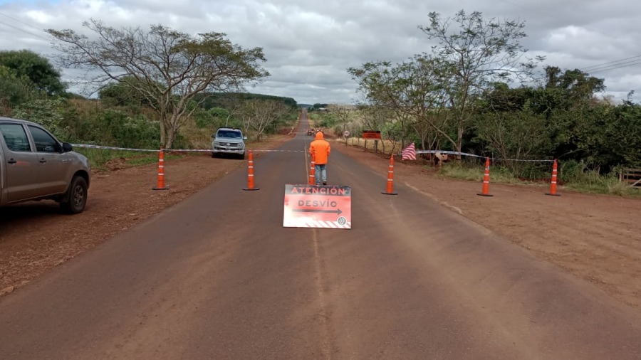 Apóstoles: Restauran la cinta asfáltica sobre la Ruta Provincial N° 1, tránsito por desvío señalizado