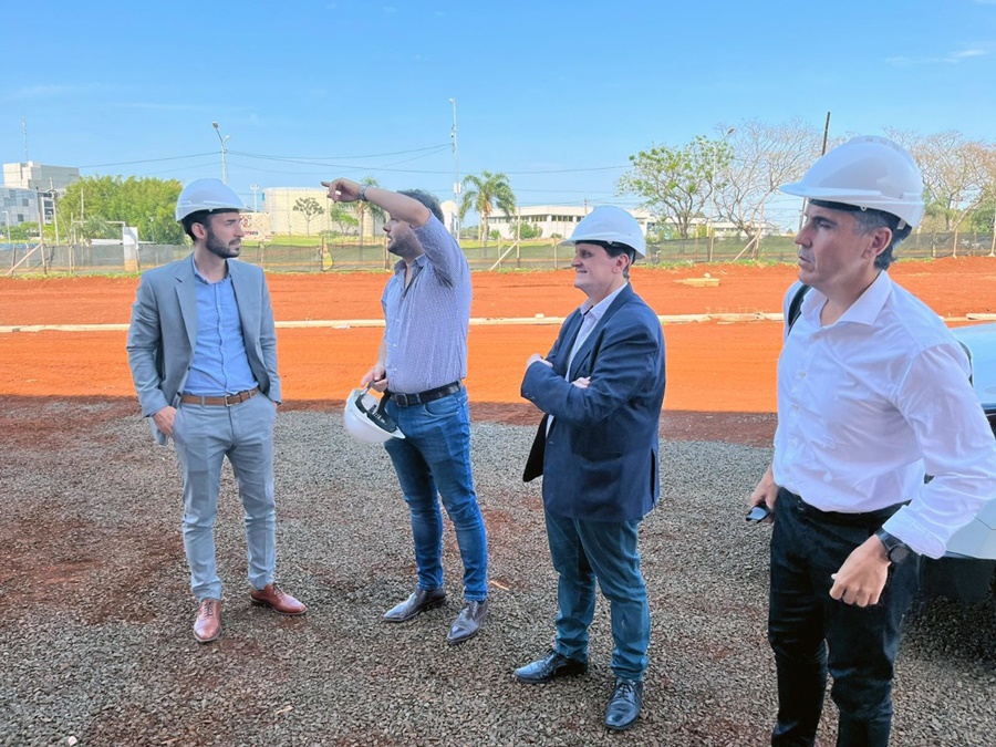 El Ministro Adolfo Safrán junto a autoridades del Fondo Fiduciario Federal de Infraestructura Regional recorrieron las obras en Silicon Misiones