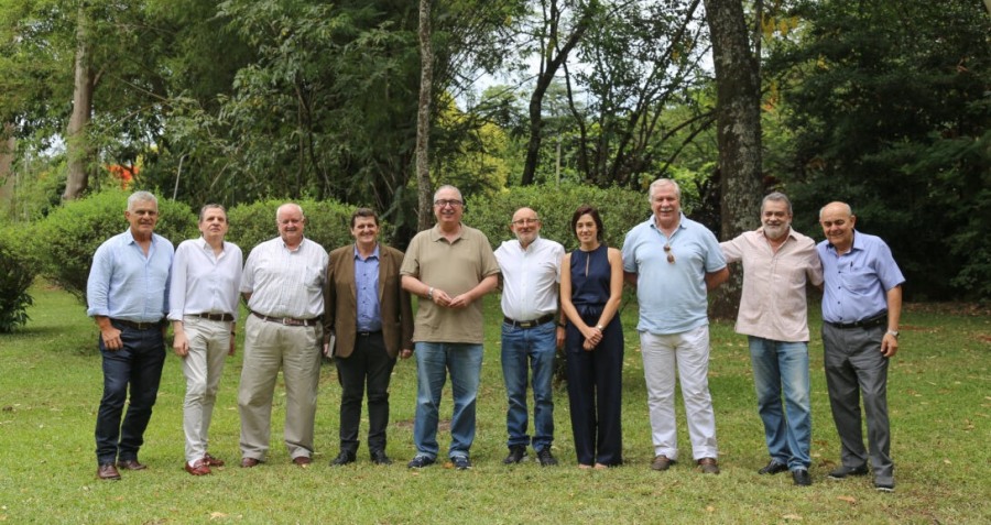 Misiones: Reunión del Gobernador Passalacqua y el Ministro Safrán con el sector de la construcción