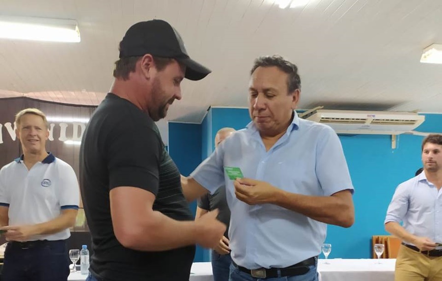 Misiones: Productores Yerbateros del Municipio de Campo Ramón recibieron sus carnets de cobertura de salud
