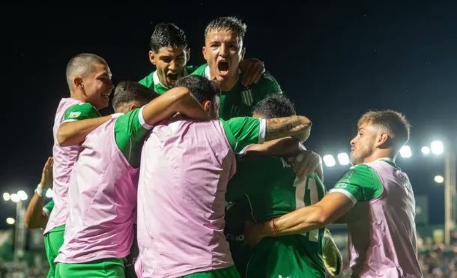 Torneo Apertura: Con doblete de Nasif, Banfield superó con autoridad a Newell's Old Boys por 3 a 0, en un partido correspondiente a la segunda fecha