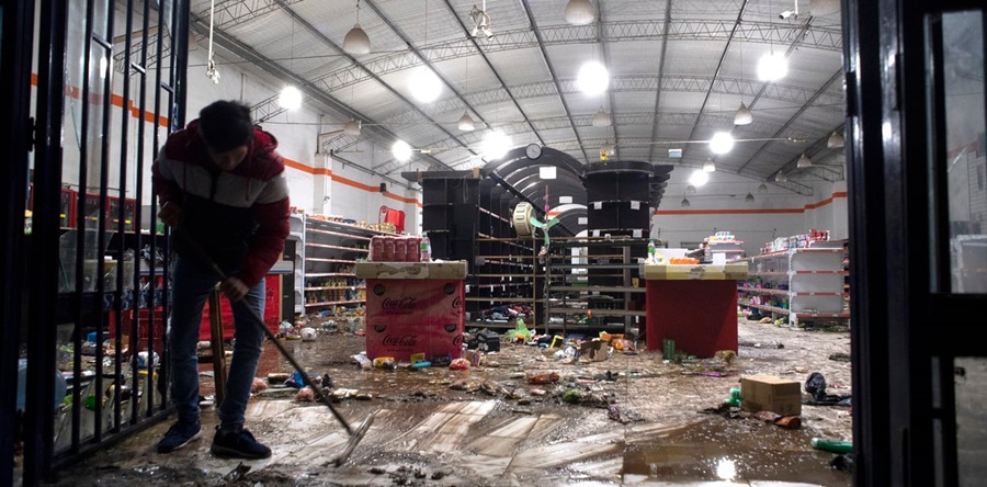 Conurbano bonaerense: Atacaron supermercados y hay al menos 56 detenidos