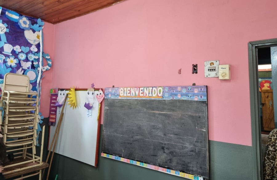 Apóstoles: "Una pincelada de cambio", el Municipio transforma entornos educativos pintando escuelas
