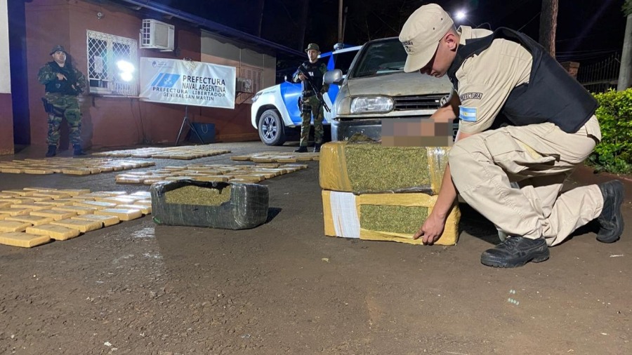 Prefectura Naval Argentina incautó 318 kilos de marihuana en Misiones