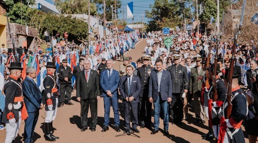 Misiones: El Gobernador Herrera Ahuad presidió la celebración del 213° Aniversario de la Revolución de Mayo en la localidad de San Pedro