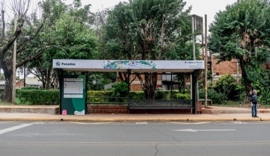 Posadas: Mejoras en el refugio del transporte público de pasajeros en Villa Cabello