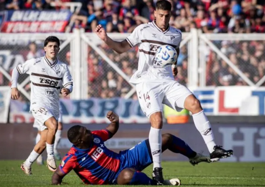 Platense dio el golpe, le ganó a San Lorenzo de Almagro y jugará la final del Torneo Apertura 2025