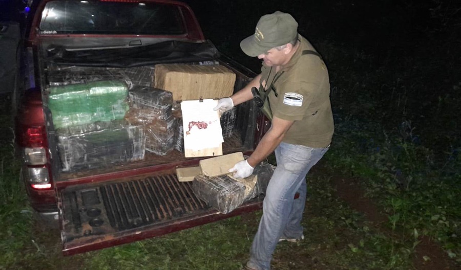 Golpe al narcotráfico: Gendarmería Nacional interceptó dos camionetas robadas con más de 2.600 kilos de marihuana, efectivos de distintas unidades aunaron esfuerzos que derivaron en el millonario procedimiento