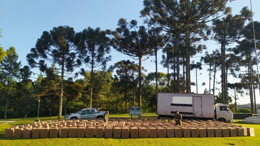 Gendarmería Nacional secuestró un camión robado repleto de cigarrillos
