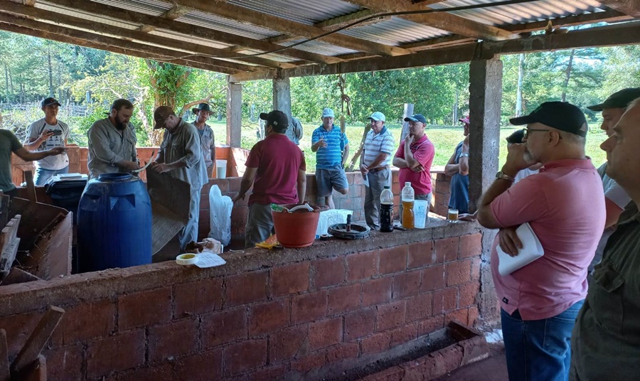 Fertilizante natural, tema de capacitación a productores del Municipio misionero de Ruiz de Montoya
