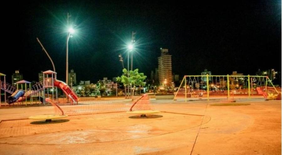 Posadas: Recambio de luminarias en el cuarto tramo de la Costanera