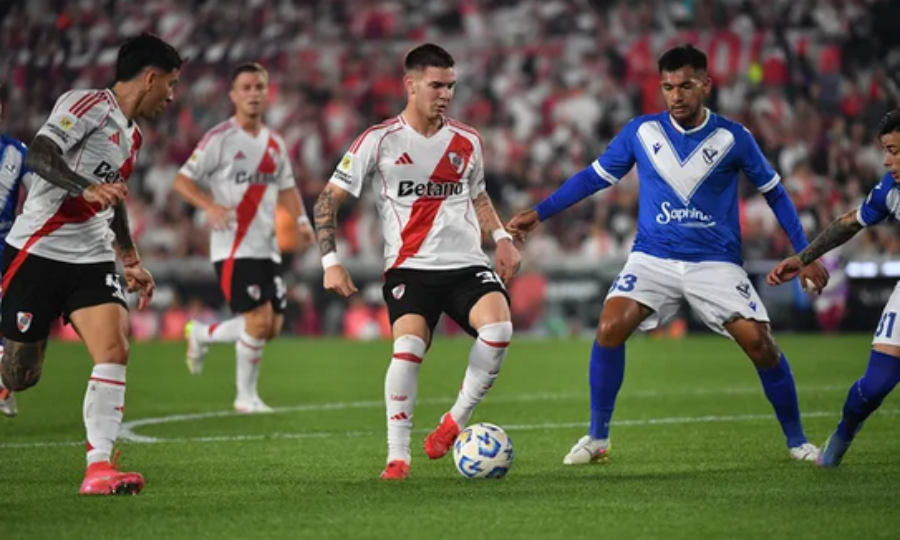 River Plate goleó a Vélez Sarsfield en el Monumental y selló su clasificación a los Playoffs del Torneo Apertura
