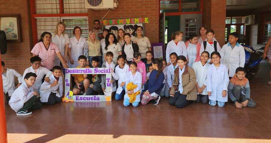 Apóstoles: La Secretaría de Desarrollo Social local, continúa realizándose el Programa "En Tu Escuela", potenciar el trabajo de educadores para ayudar y proteger a los estudiantes del Municipio