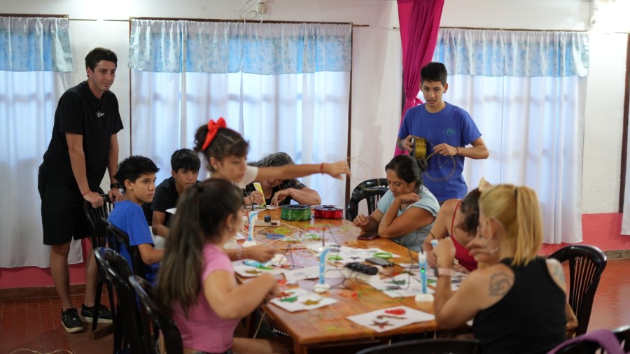 Apóstoles: Una experiencia Innovadora, Taller Navideño con Impresión 3D