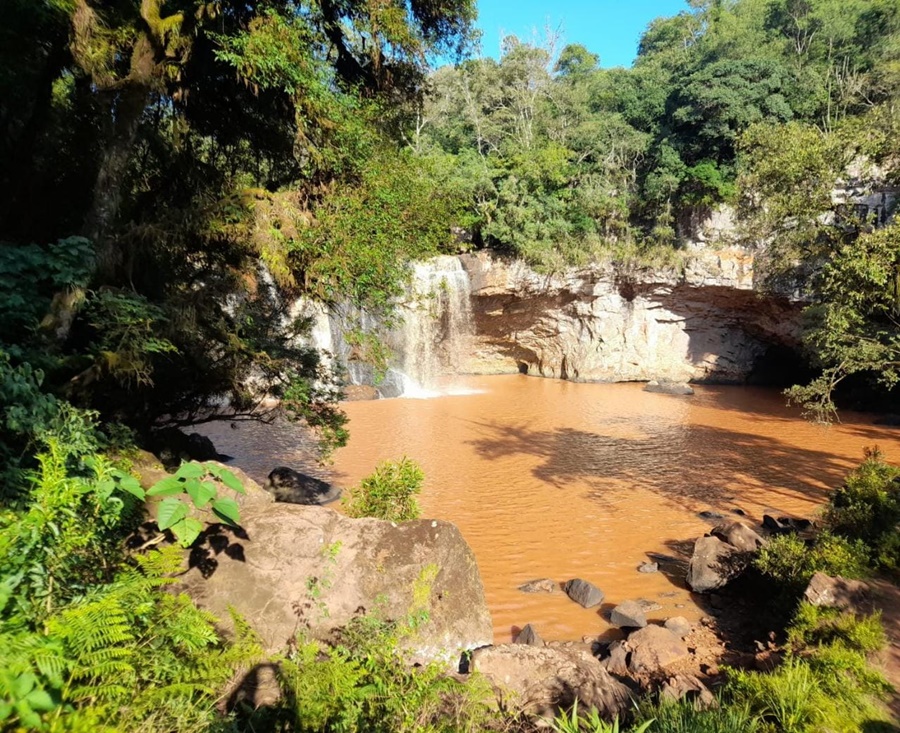 Misiones: Un joven de 25 años oriundo de Buenos Aires falleció mientras nadaba en el Salto Golondrinas en la localidad de San Vicente