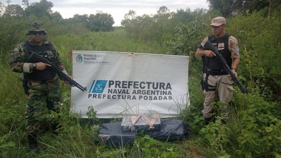 Prefectura Naval Argentina secuestró 84 panes de marihuana, el hecho ocurrió a la altura del kilómetro 1570 del Río Paraná