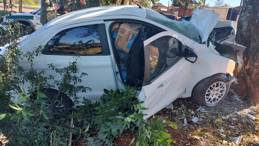 Automóvil cargado con cigarrillos se accidentó cuando pretendía huir de un control