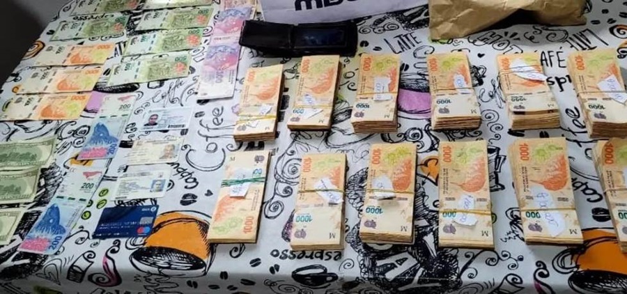 La Policía de Misiones desarticuló una banda que perpetraba robos a mano armada, recuperó casi dos millones de pesos, dólares y euros, en seis allanamientos llevados a cabo en simultáneo