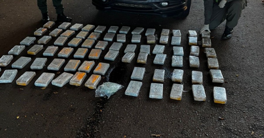 Pareja ocultaba cocaína en el chasis de su vehículo: Los paquetes, acondicionados utilizando la modalidad de “envainado”, se hicieron evidentes luego de someter el rodado a equipos de Rayos X