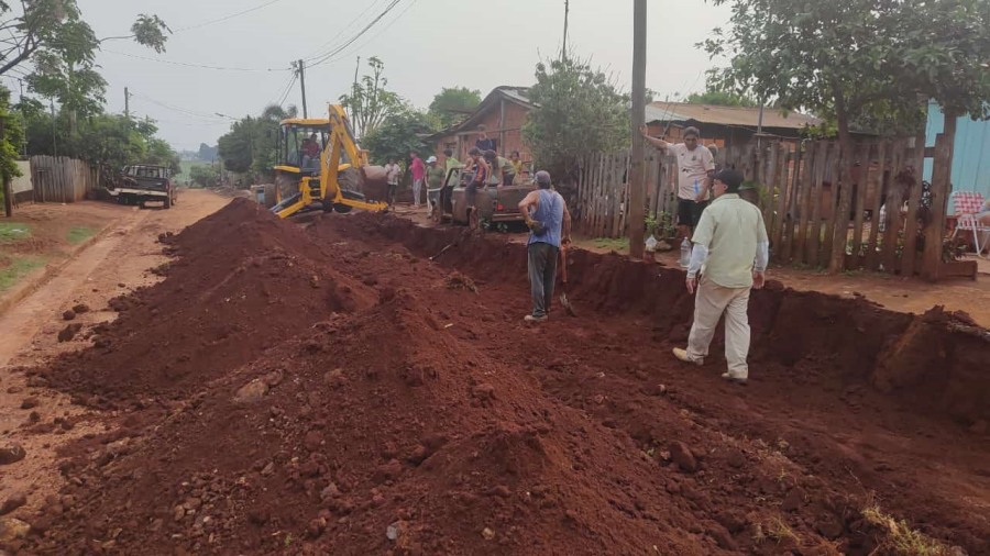 Apóstoles: Inversión municipal beneficia a barrios y caminos rurales, ejecutando diversos proyectos para la ciudad