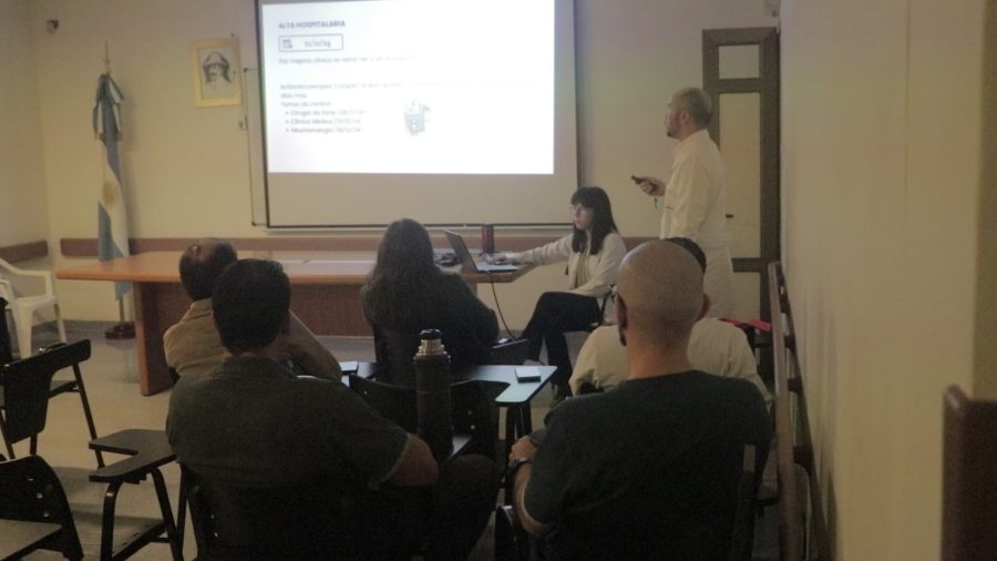 Posadas: El Hospital Dr. Ramón Madariaga profundiza el manejo integral de patologías mediante ateneos multidisciplinarios