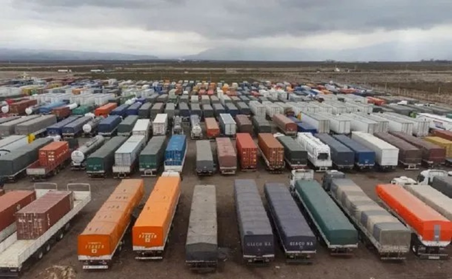 Comercio internacional: Paso Cristo Redentor, otra vez, hay casi nueve mil camiones varados