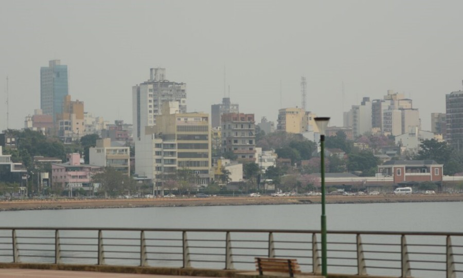 Cuándo se dispersaría el humo de los incendios forestales del Amazonas que cubre a la provincia de Misiones