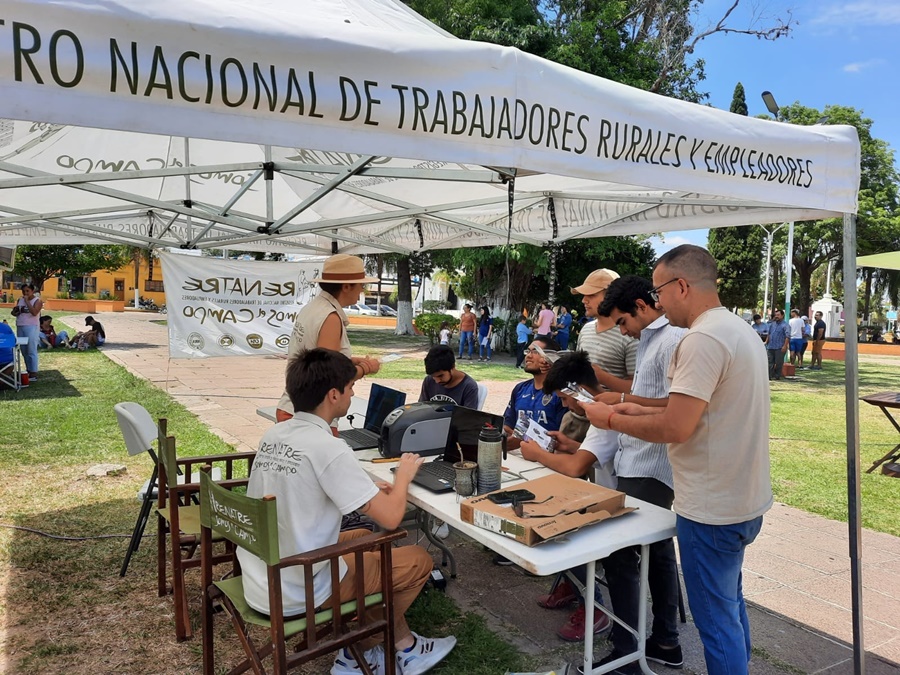 El RENATRE recorre los pueblos del interior de Corrientes llevando información del organismo a trabajadores rurales