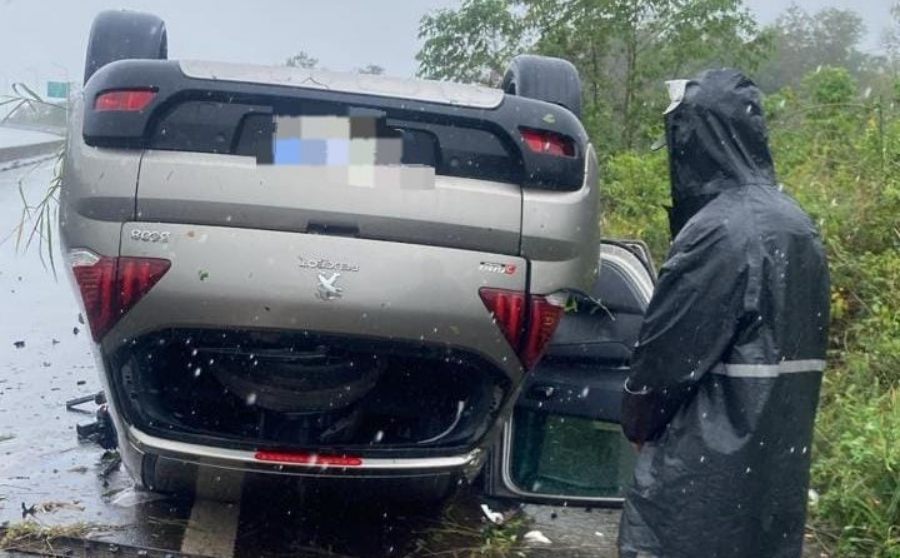 Despiste de un automóvil sobre Ruta Nacional N° 12 en el Municipio misionero de Santa Ana, sin lesionados