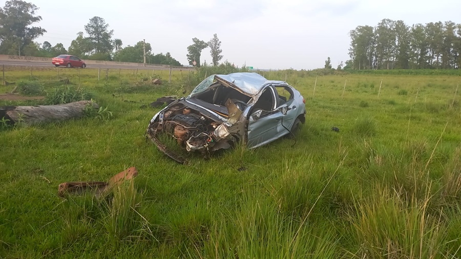 Misiones: Hoy un automovilista de 27 años falleció tras despistar sobre la Ruta Nacional Nº 12 en Candelaria