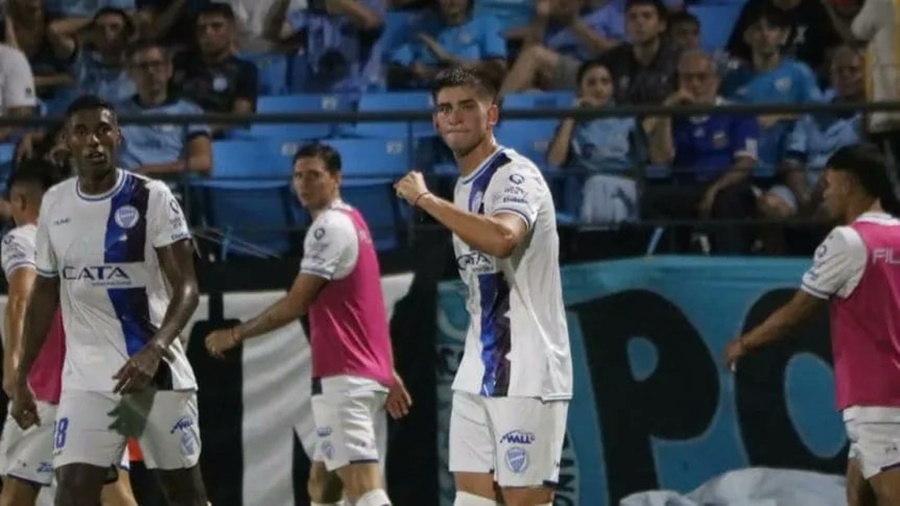 Godoy Cruz de Mendoza ganó en su visita a Belgrano de Córdoba y sigue con puntaje ideal en la Copa Liga Profesional de Fútbol