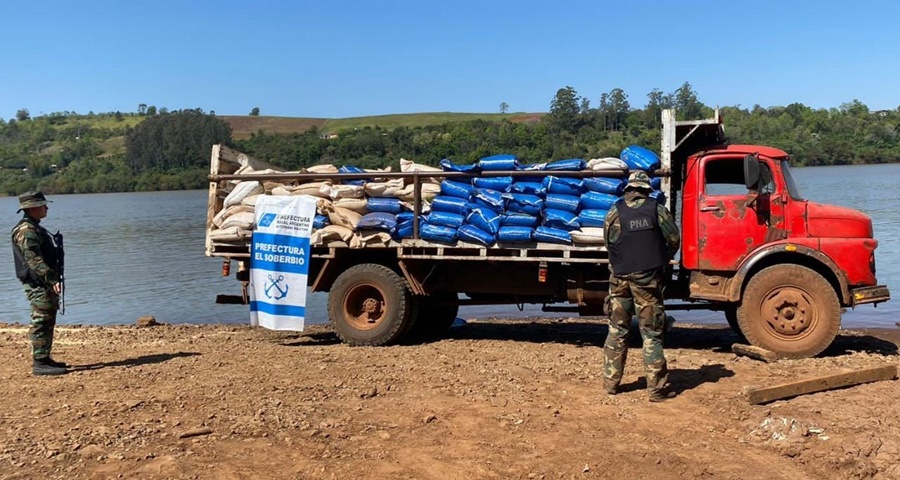 Misiones: Prefectura Naval Argentina incautó más de 8.700 kilos de soja