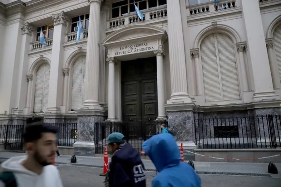 Mercado cambiario: El BCRA vendió reservas por cuarto día seguido y coronó su peor balance semanal en dos meses y medio
