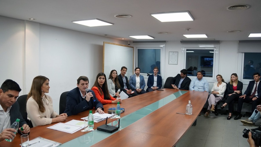 Adolfo Safrán: "Presentamos el curso Formación de Formadores, la segunda etapa del Programa de Inclusión Financiera del Banco Central"