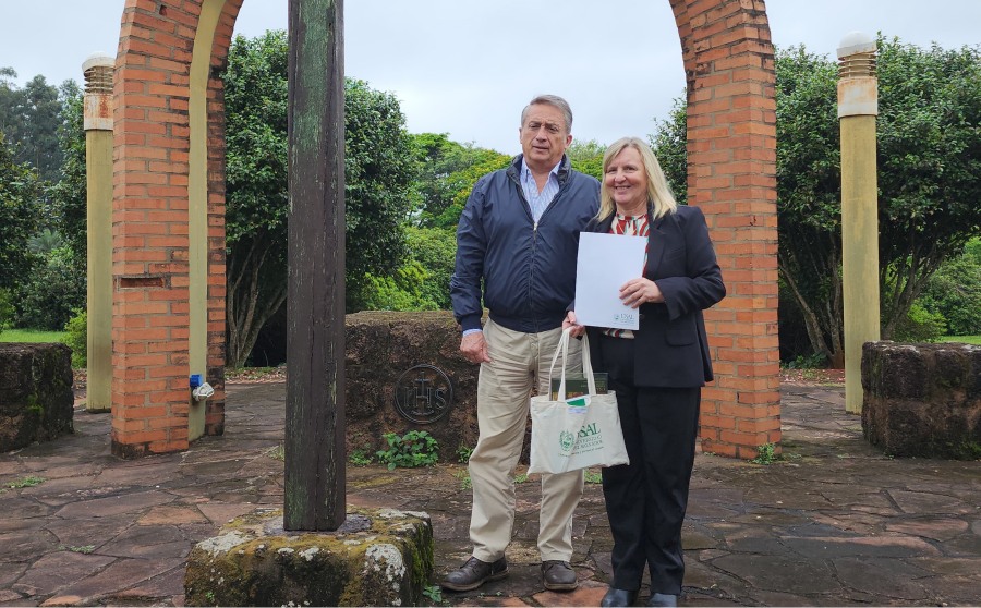 Consolidación de la educación, la innovación en la región, el Municipio misionero de Apóstoles y la Universidad del Salvador, firmaron un convenio marco de cooperación, asistencia técnica y complementación