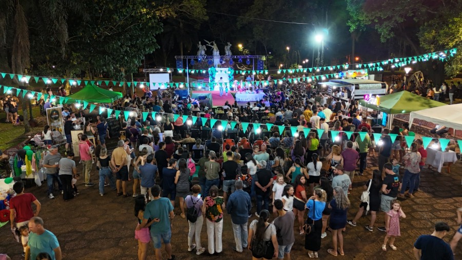 Apóstoles: El Black Friday cerró con una explosión de diversión y emoción en la Plaza San Martín