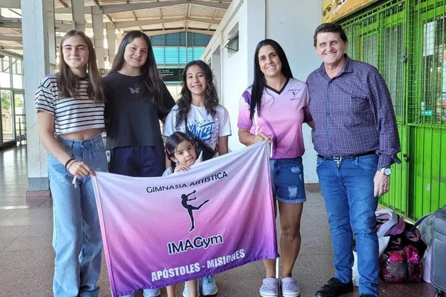 Gimnastas apostoleñas viajaron a Buenos Aires a perfeccionarse, el Ministro Adolfo Safrán, las acompañó en la partida desde la terminal de ómnibus