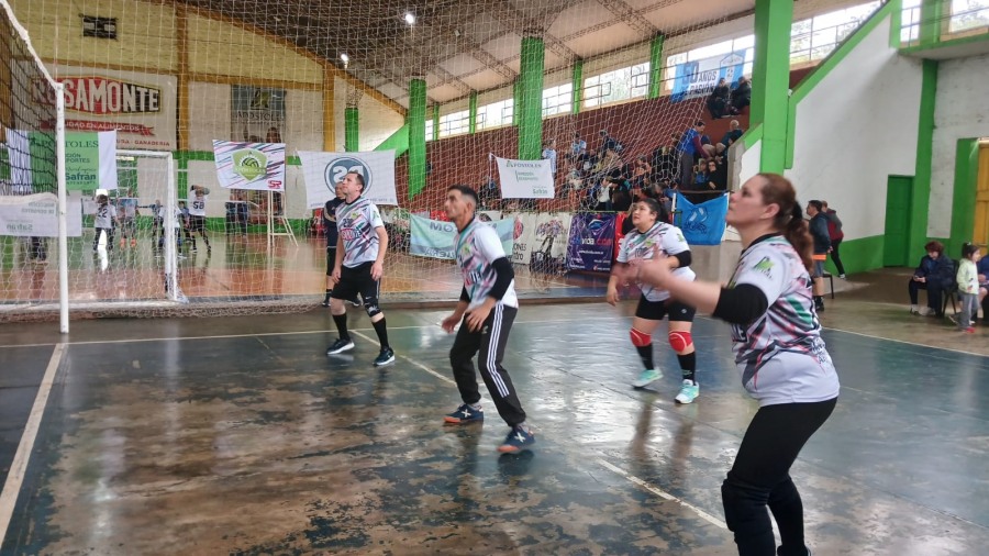 Torneo de Newcom en Apóstoles, con 33 equipos de más de 12 localidades de Misiones