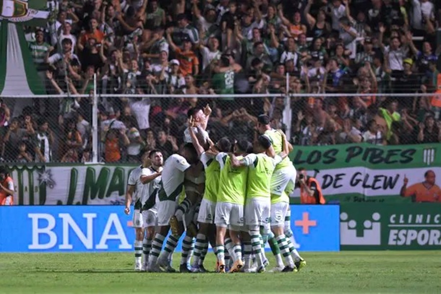 Liga Profesional de Fútbol: Banfield le ganó 1 a 0 a Boca Juniors en el Sur y Chiquito Romero tapó un penal